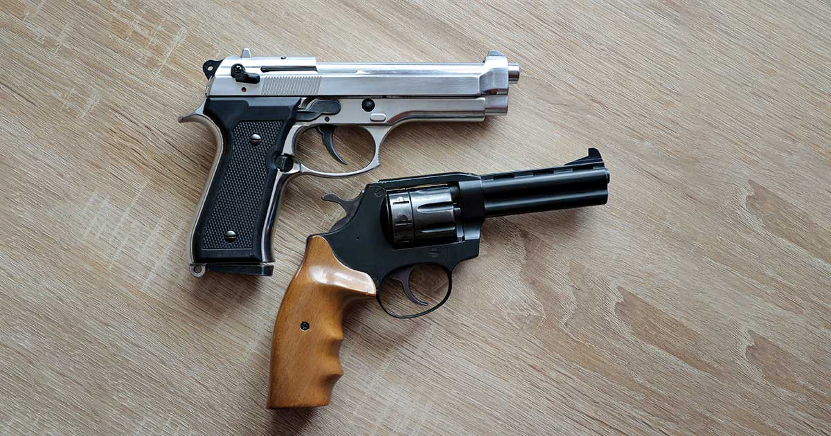 revolver vs pistol